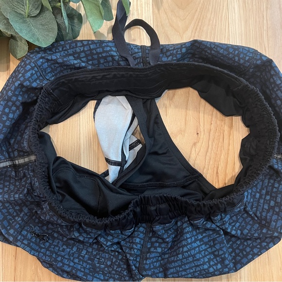 Lululemon Hotty Hot Shorts | Women’s Size 10 - Picture 6 of 8